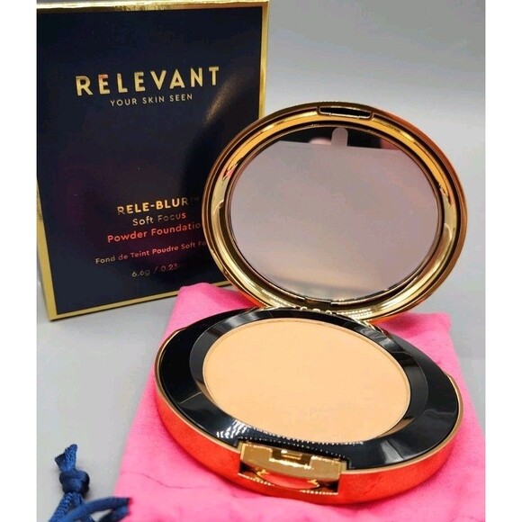 Relevant Dynamic 15 Rele-Blur Soft Focus Powder Foundation Compact - Picture 4 of 8